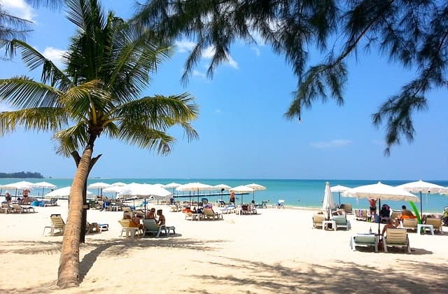 Copy: Phuket Your Bags: Malaysia Airlines Flights with Bags & Meals from $546 Return